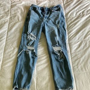 Hollister curvy high-rise Mom jeans